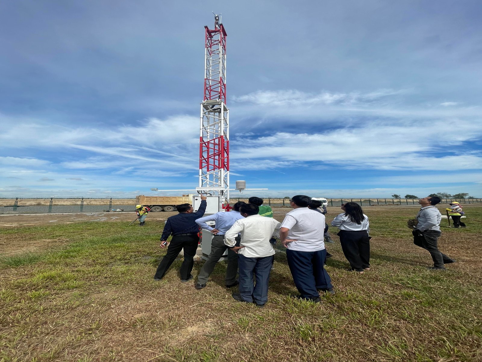 សកម្មភាពចុះត្រួតពិនិត្យទីតាំង និង ការតម្លើងឧបករណ៍ឧតុនិយមនៅអាកាសយានដ្ឋានអន្តរជាតិតេជោ Image 144