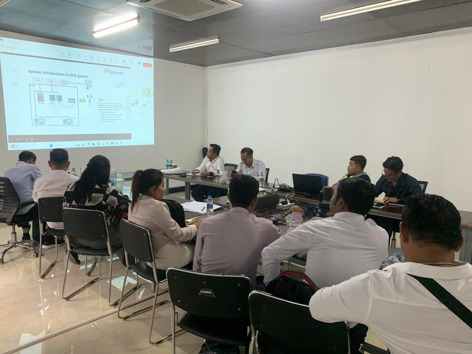 សកម្មភាពបណ្តុះបណ្តាល និងធ្វើ SAT ស្តីពីឧបករណ៍D-ATIS នៅអាកាសយានដ្ឋានអន្តរជាតិតេជោ Image 187