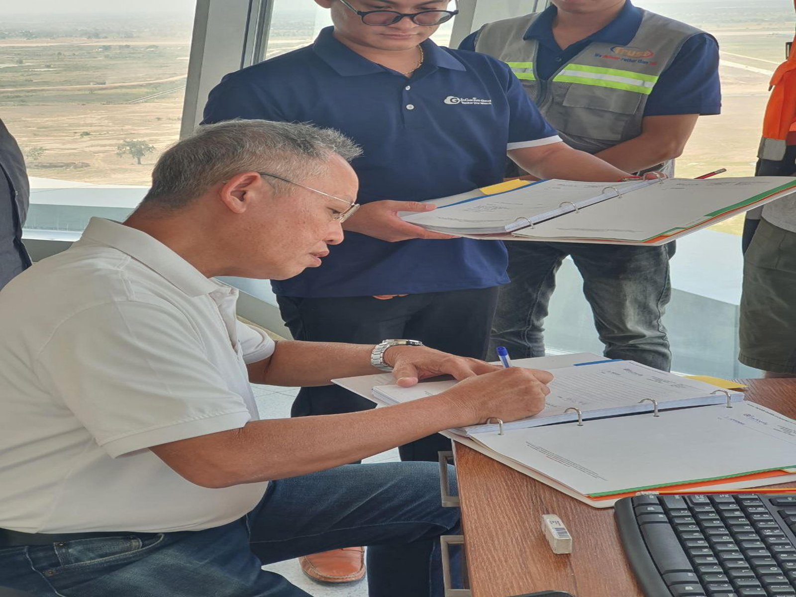 សកម្មភាពបណ្តុះបណ្តាល និងធ្វើ SAT ស្តីពីឧបករណ៍D-ATIS នៅអាកាសយានដ្ឋានអន្តរជាតិតេជោ Image 197