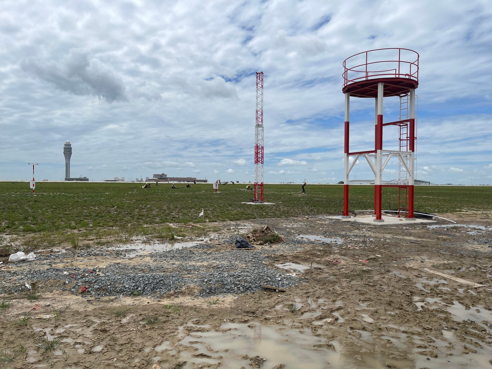 សកម្មភាពចុះត្រួតពិនិត្យទីតាំង និង ការតម្លើងឧបករណ៍ឧតុនិយមនៅអាកាសយានដ្ឋានអន្តរជាតិតេជោ Image 174