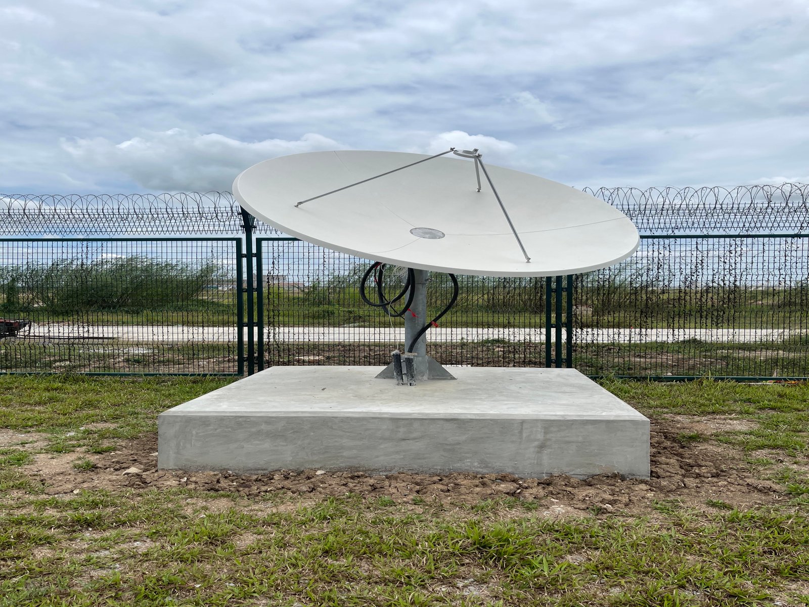 សកម្មភាពចុះត្រួតពិនិត្យទីតាំង និង ការតម្លើងឧបករណ៍ឧតុនិយមនៅអាកាសយានដ្ឋានអន្តរជាតិតេជោ Image 175